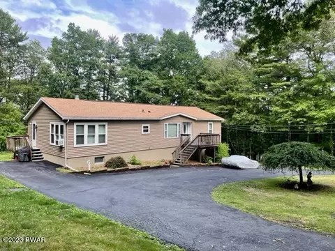 118 Primrose Ln, Dingmans Ferry, PA 18328