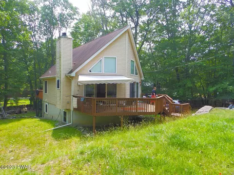 186 Skyview Rd, Dingmans Ferry, PA 18328