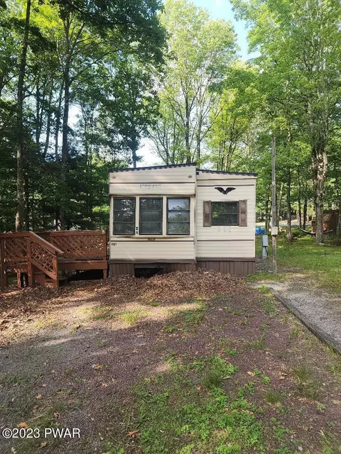 155 Forest Glen Dr, Milford, PA 18337