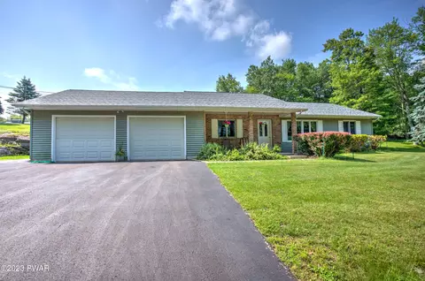 57 Overlook Dr, Beach Lake, PA 18405