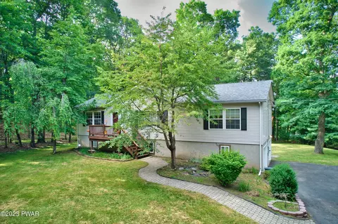 100 Elm Ct, Milford, PA 18337