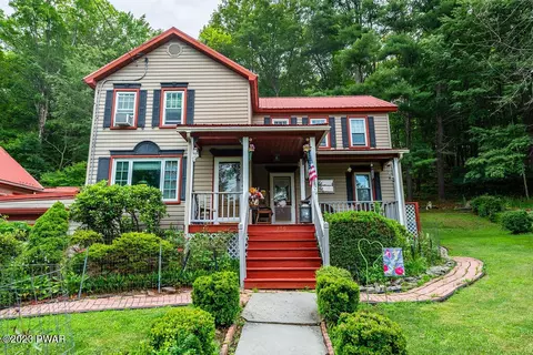 336 Columbus Ave, Hawley, PA 18428