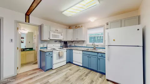 119 Spring Dr, Dingmans Ferry, PA 18328 photo 8
