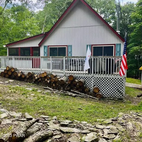 150 N Forrest Dr, Milford, PA 18337