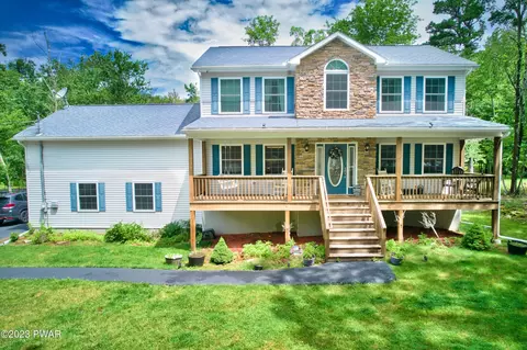 136 Primrose Ln, Milford, PA 18337