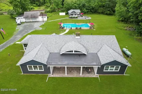 108 Bluestone Blvd, Millrift, PA 18340