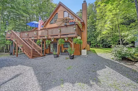 1153 Lakeview Dr, Lake Ariel, PA 18436