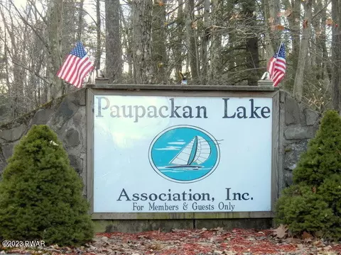 E Shore Drive, Lakeville, PA 18438