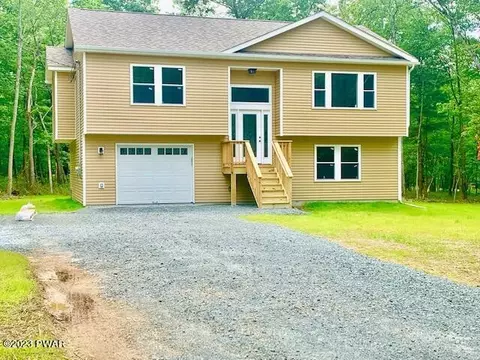 152 Ash Ln, Milford, PA 18337