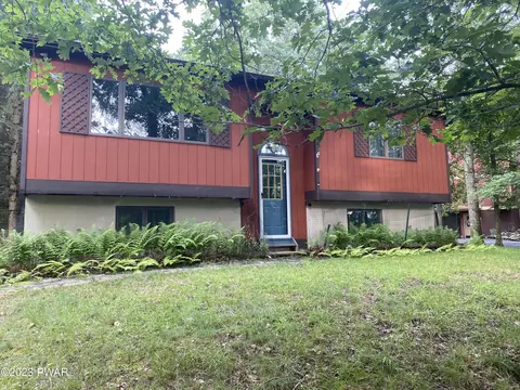 107 Upper Spruce Ct, Milford, PA 18337