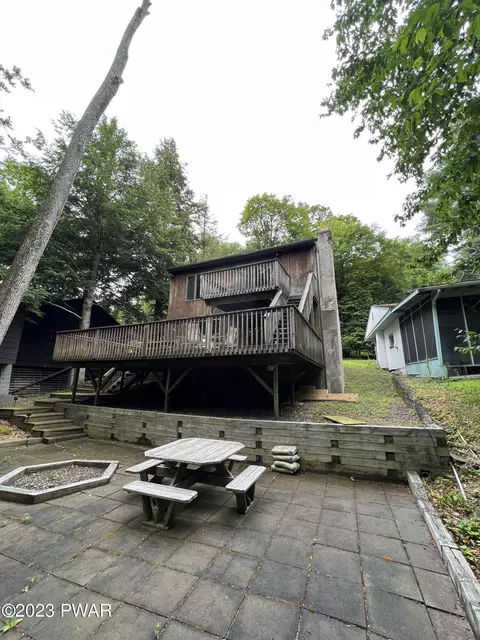141 River Rd, Greentown, PA 18426