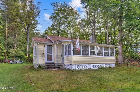 112 Courtney Ln, Greentown, PA 18426