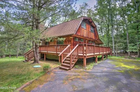 209 Indian Dr, Greentown, PA 18426