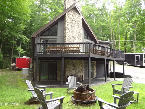 249 247 Laurel Ln, Greentown, PA 18426