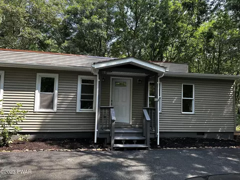 25 Berry Ln, Jim Thorpe, PA 18229