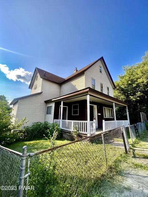 55 Grove St, Carbondale, PA 18407