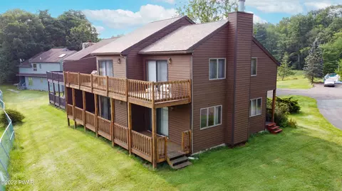 601 Pond Meadow Rd, Greentown, PA 18426