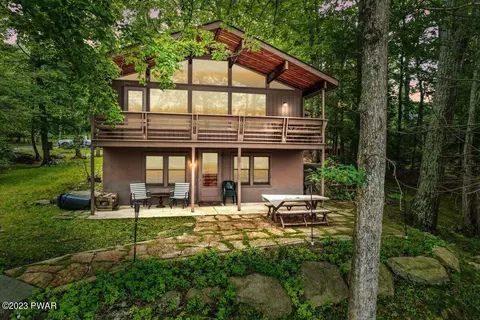 106 Lake Shore Rd, Shohola, PA 18458
