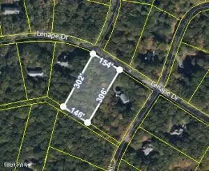 1802 Lenape Dr, Dingmans Ferry, PA 18458