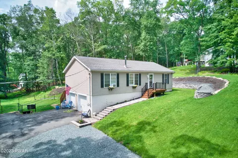 140 Van Auken Hill Rd, Milford, PA 18337