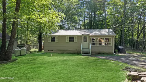 130 Maple St, Dingmans Ferry, PA 18328