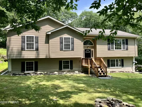 123 Crocus Ln, Milford, PA 18337