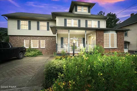 705 Avenue I, Matamoras, PA 18336