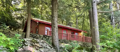 90 Pleasant Valley Rd, Starrucca, PA 18462