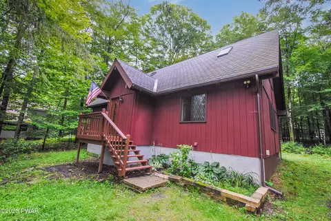 321 N Gate Rd, Lake Ariel, PA 18436