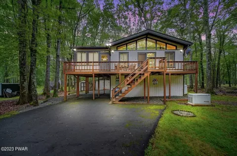 130 Forest View Dr, Hawley, PA 18428