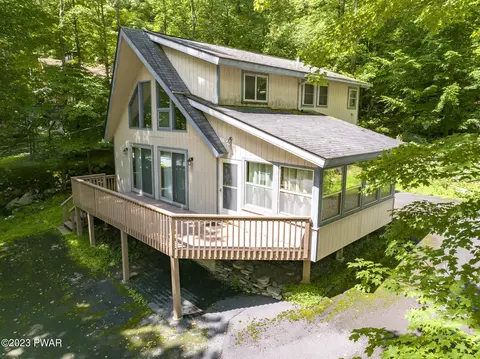 417 Lakeview Dr, Lake Ariel, PA 18436