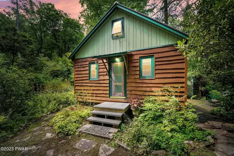 111 Malibu Trl, Milford, PA 18337