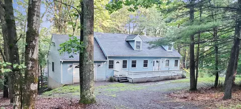 123 Paupack Heights Dr, Paupack, PA 18451