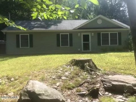 120 Dogwood Rd, Dingmans Ferry, PA 18328