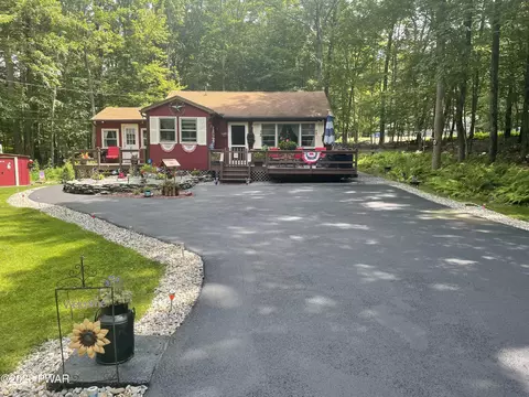 172 Sunny Lands Rd, Milford, PA 18337
