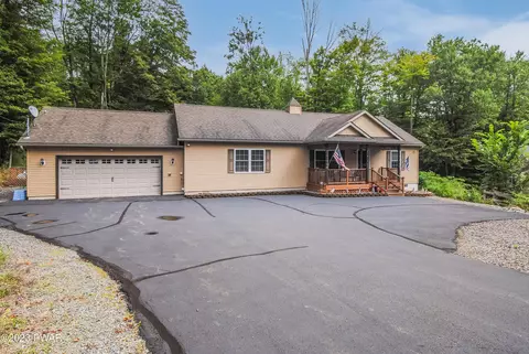 23 Boulder Ct, Lake Ariel, PA 18436