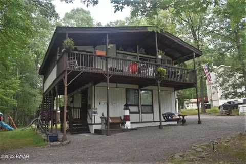 257 Oak Hill Rd, Hawley, PA 18428