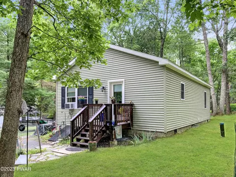 103 Bass Ter, Milford, PA 18337