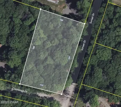 Crestwood And Sunset Drive, Greentown, PA 18426