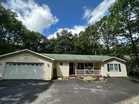 106 Surrey Ln, Lords Valley, PA 18428