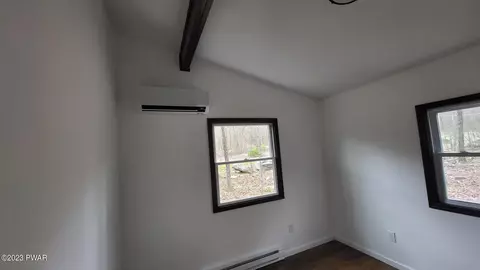 689 W Chipmunk Rd, Bushkill, PA 18324 photo 12