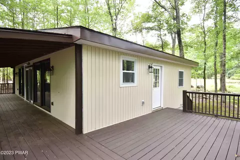 689 W Chipmunk Rd, Bushkill, PA 18324 photo 6