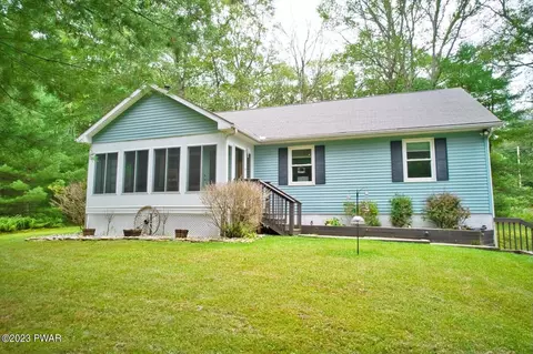 102 Beecher Rd, Dingmans Ferry, PA 18328