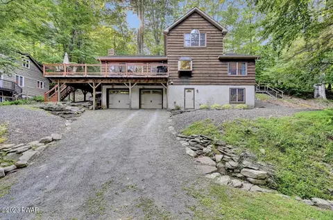20 Oak Hl, Lakeville, PA 18438