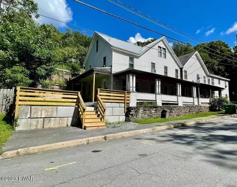 203 205 Riverside Dr, Honesdale, PA 18431