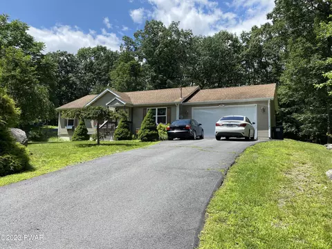 147 Cottonwood Ct, Milford, PA 18337