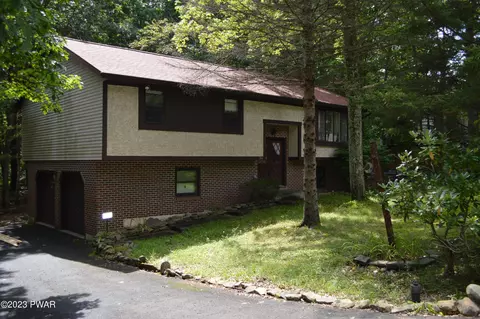 34 Cobblewood Dr, Mount Pocono, PA 18344