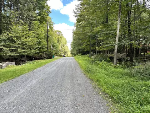 2416 Jean Danielson Rd, Greentown, PA 18426