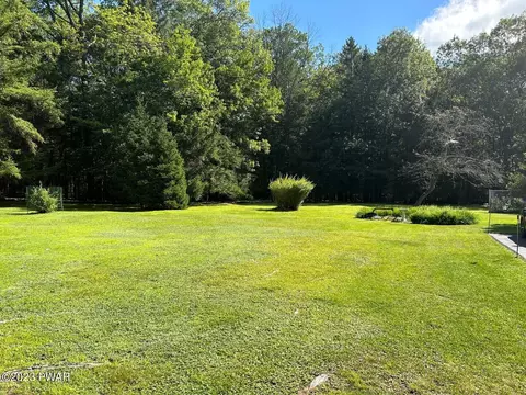 Rocky View Drive, Hawley, PA 18428