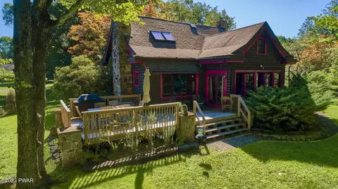 200 Delaware Dr, Narrowsburg, NY 12764